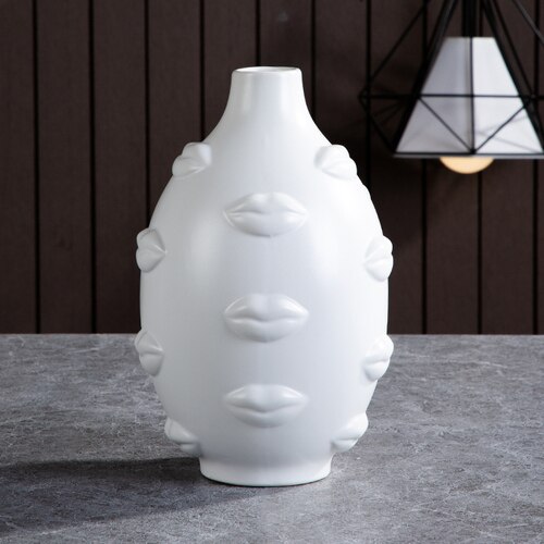Nordic Ceramic Face Vase Modern Living Room Lip Flower Light Luxury Expression Half Face Decoration Home Decoration Accessories: Lips-white