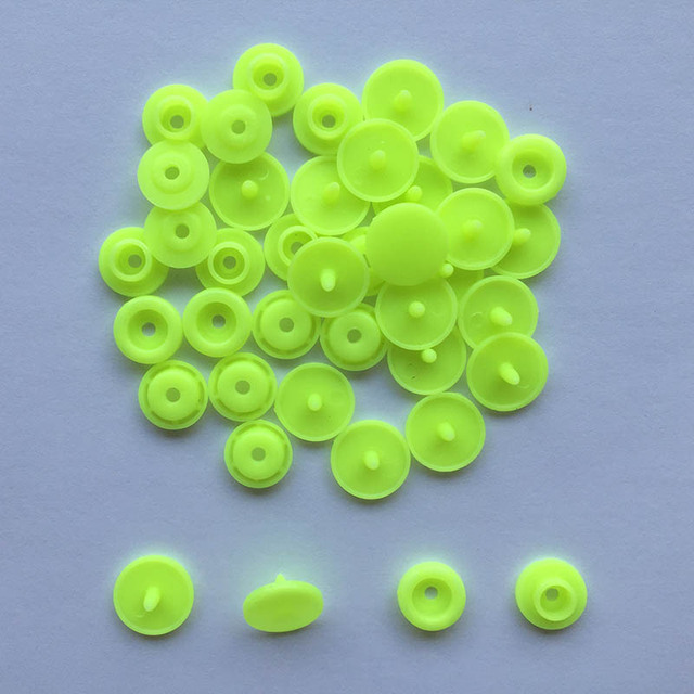 50Sets Plastic Snaps Button Fasteners T5 Bag Folder Dark Buckle Button Resin Garment Accessories For Clothes Scrapbooking: Fluorescent yellow