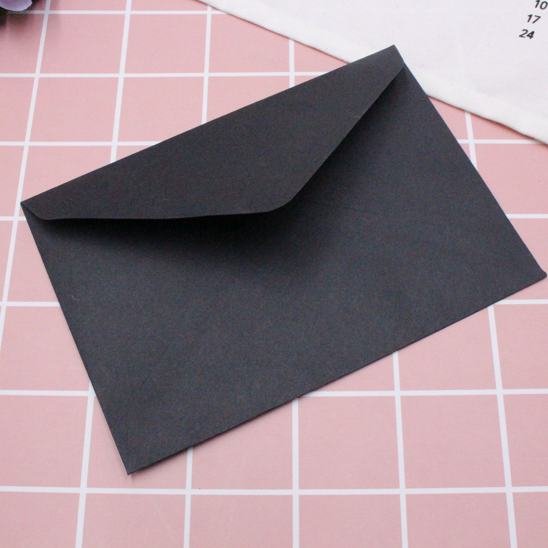 1pc klassieke witte zwarte kraft blanco mini-papieren enveloppen met venster, envelop voor huwelijksuitnodiging: Zwart