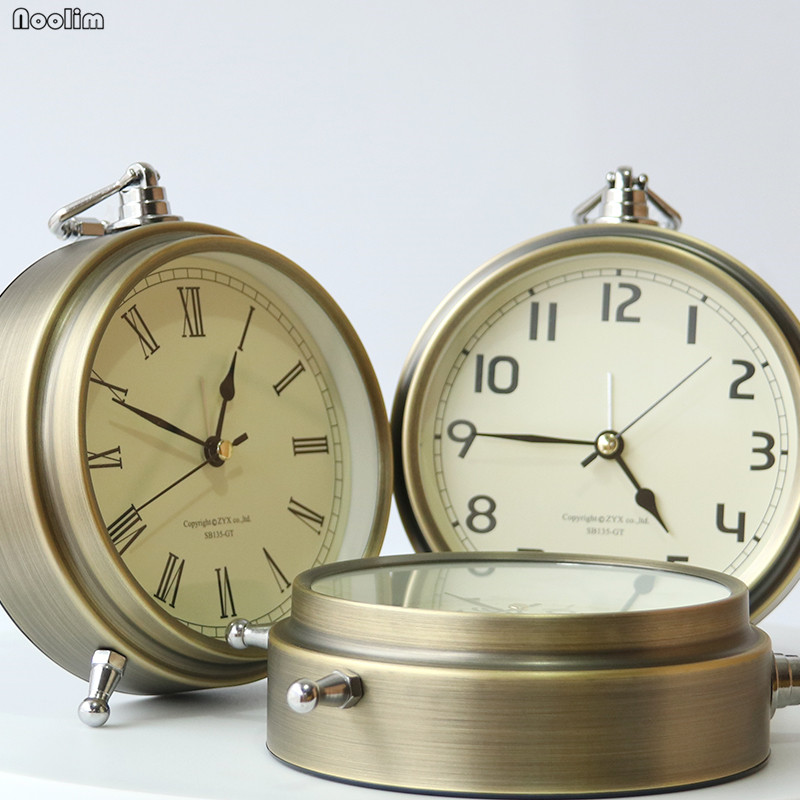 Digital Alarm Clock Simple Mute Round Metal Portable Bedside Clock European Home Living Room Table Decoration