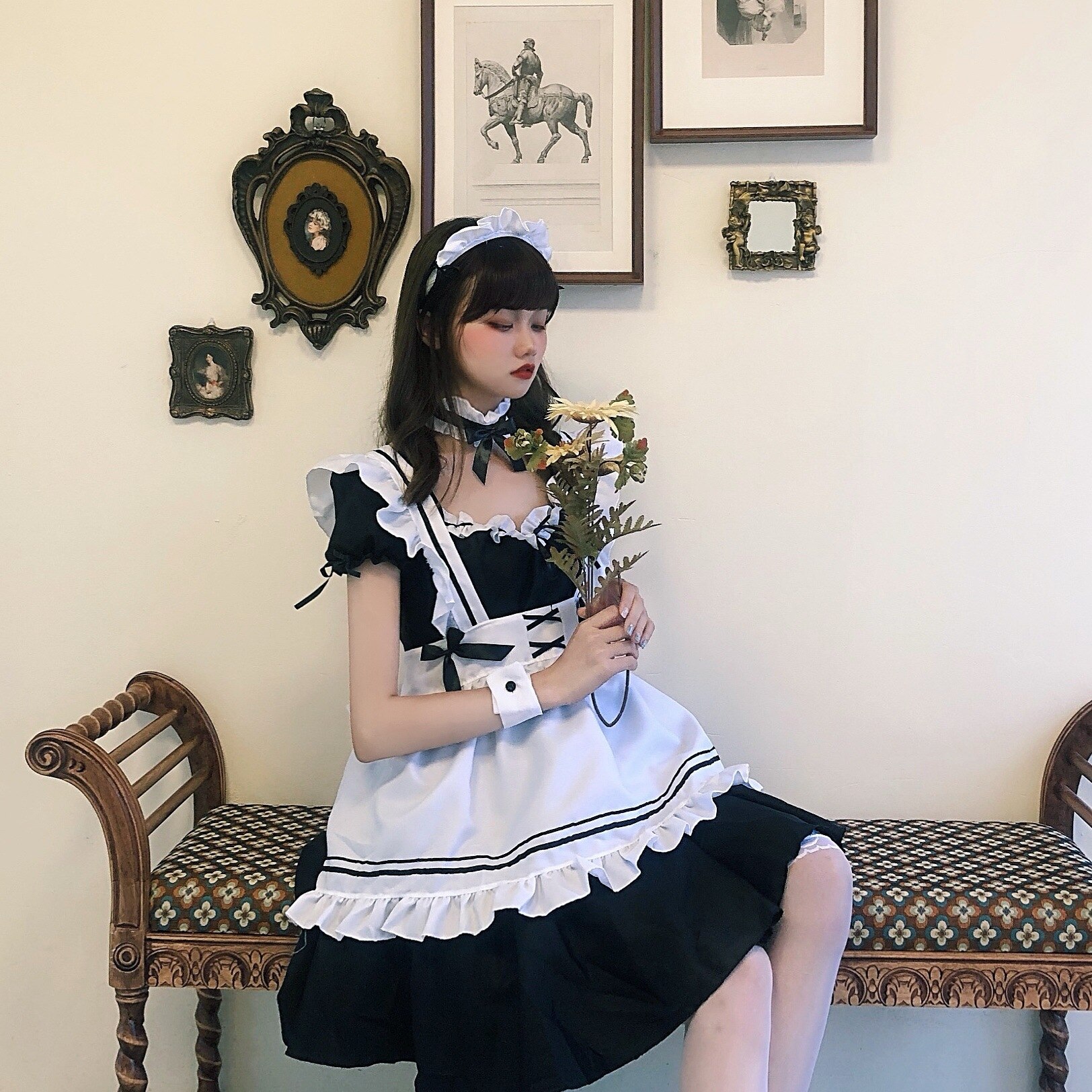Black Cute Waiter Costumes Maid Dress Girls Woman Amine Cosplay Costume Waitress Maid Party Stage Halloween Costumes