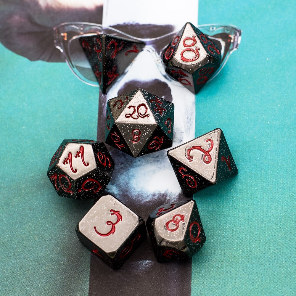 Cusdie Silber Pulver Metall D & D Würfel mit Drachen Schrift, 7 Stck DND Würfel, polyedrisch Würfel einstellen, für Rolle Spielen Spiel MTG Pfadfinder
