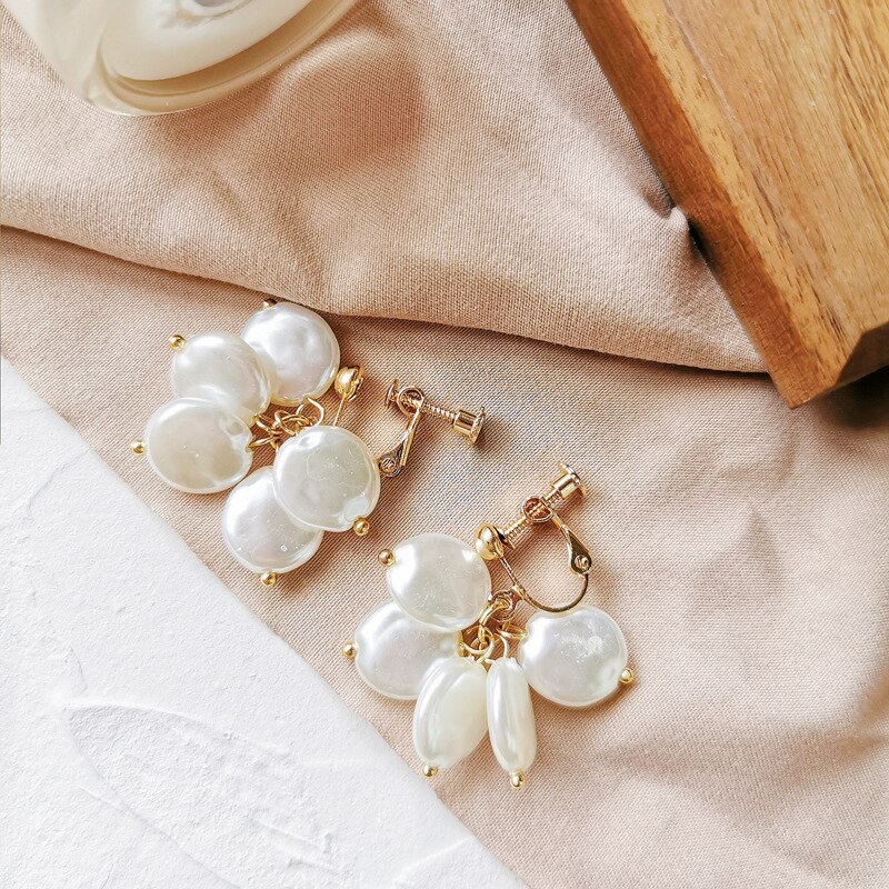 Acryl schelp clip oorbellen zonder gaatjes voor vrouwen, barokke platte parels zonder gaatjes