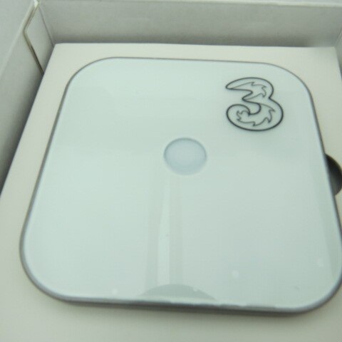 Huawei B153 HSUPA/HSDPA/WCDMA/GSM/GPRS/EDGE 3G 900/2100Mhz Mobile access point