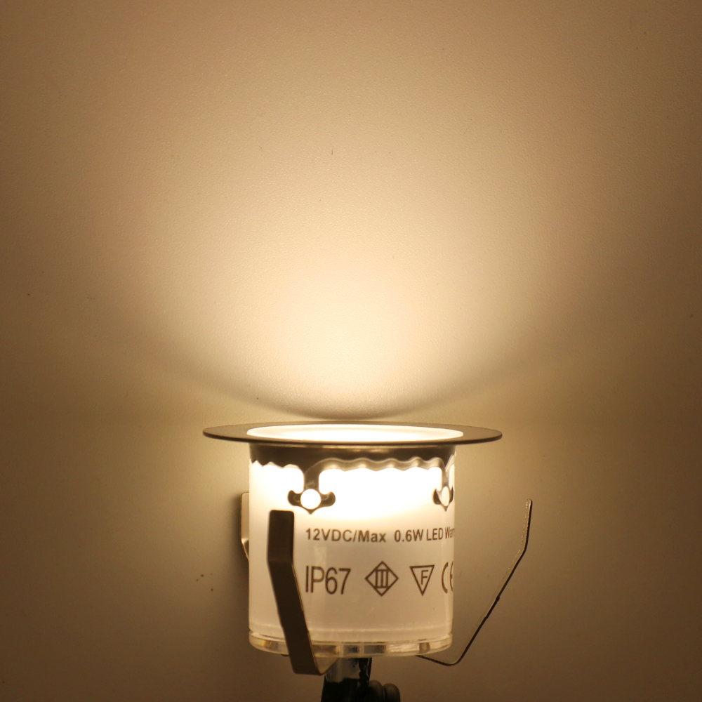 12v led-dæklys underjordisk lys have gulvlampe landskabsbelysning indretning led spot light vandtæt 16 stk.eu / us / uk / au kits: Varm hvid / Uk-stik