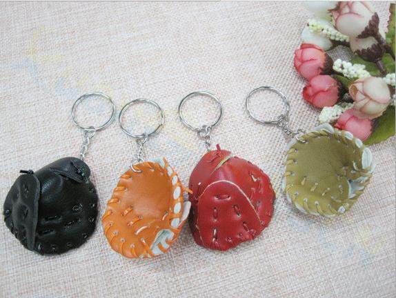 plastic basketball Bag Pendant Mini basketball Keychain men car key rings Sports Souvenir party favor School birthday: Baseball glove