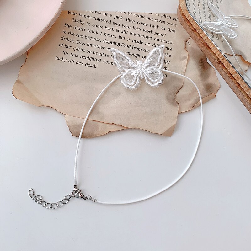 Spitze Schmetterling Halskette für Frauen: white