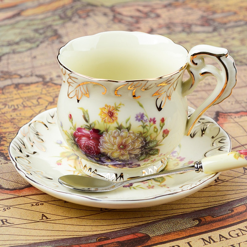 cucchiaio a3,1 cucchiaino da tè regalo casa del negozio di caffè Set di tazze da caffè in porcellana ossea stile europeo Set di tazze da caffè in ceramica vintage