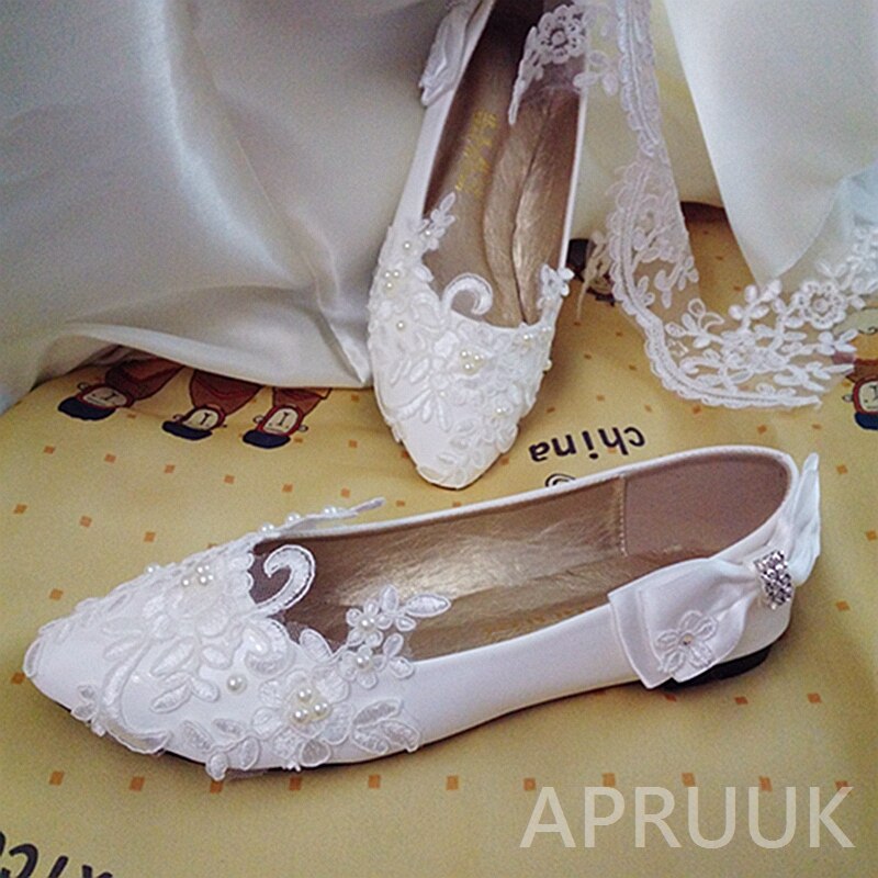 Platte schoenen kant applicaties bruidsschoenen bruid handgemaakt klein groot plus maten satijnen strik bruidsmeisjes bloemenmeisjes platte schoenen wit