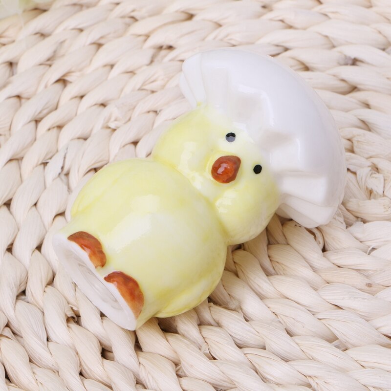 Ceramic Salt Pepper Shaker Chick Egg Style Seasoning Pot Cooking Tableware