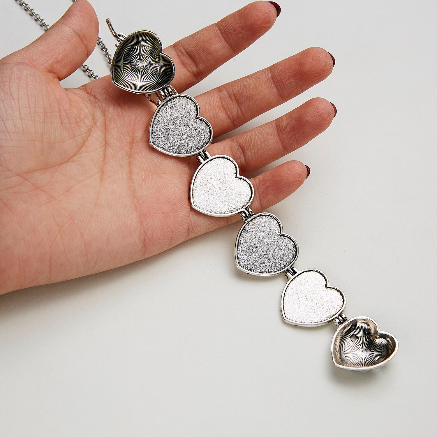 Angle Wings Photo Box Necklace Heart Shaped Foldable Can Hold 4 Photos Photo Frame Multi Layer Necklace DIY Openable Jewelry: heart