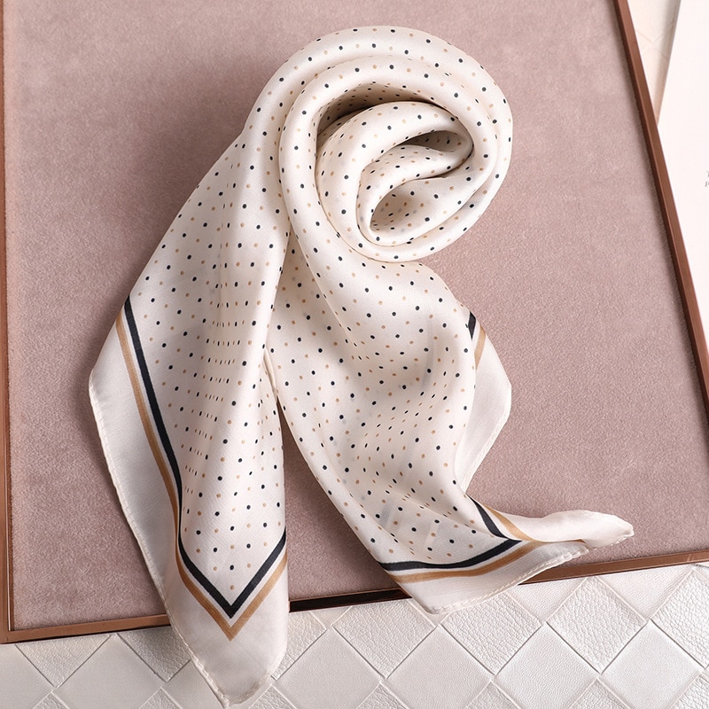 Pricktryckt halsduk siden satin hårscarf för kvinnor små sjalar hårscarfs dam 70*70cm fyrkantiga väskor halsdukar för damer