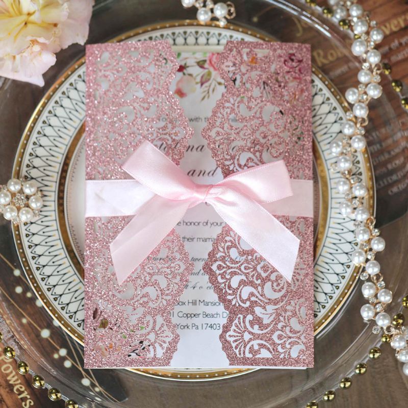 10 stk / sæt bryllupsinvitationskort med bånd hule blonder konvolutter forlovelse brude baby shower fødselsdagsfest forsyninger