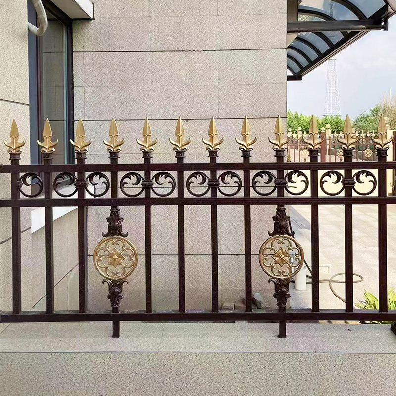 Garde-corps artistique en aluminium, clôture de cour de villa, balustrade murale domestique en alliage d'aluminium, clôture résidentielle, balcon, garde-corps chinois: Rouge