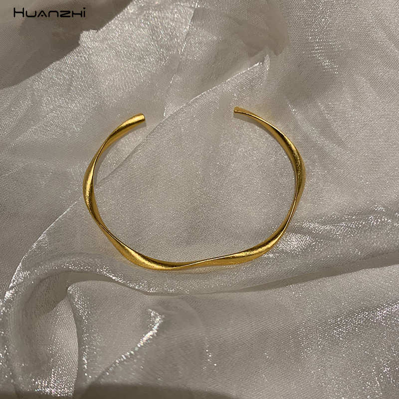 Huanzhi Koreaanse Eenvoudige Geometrische Onregelmatige Spiraal Vervorming Goud Opening Metalen Armband Voor Vrouwen Party Bruiloft Meisje