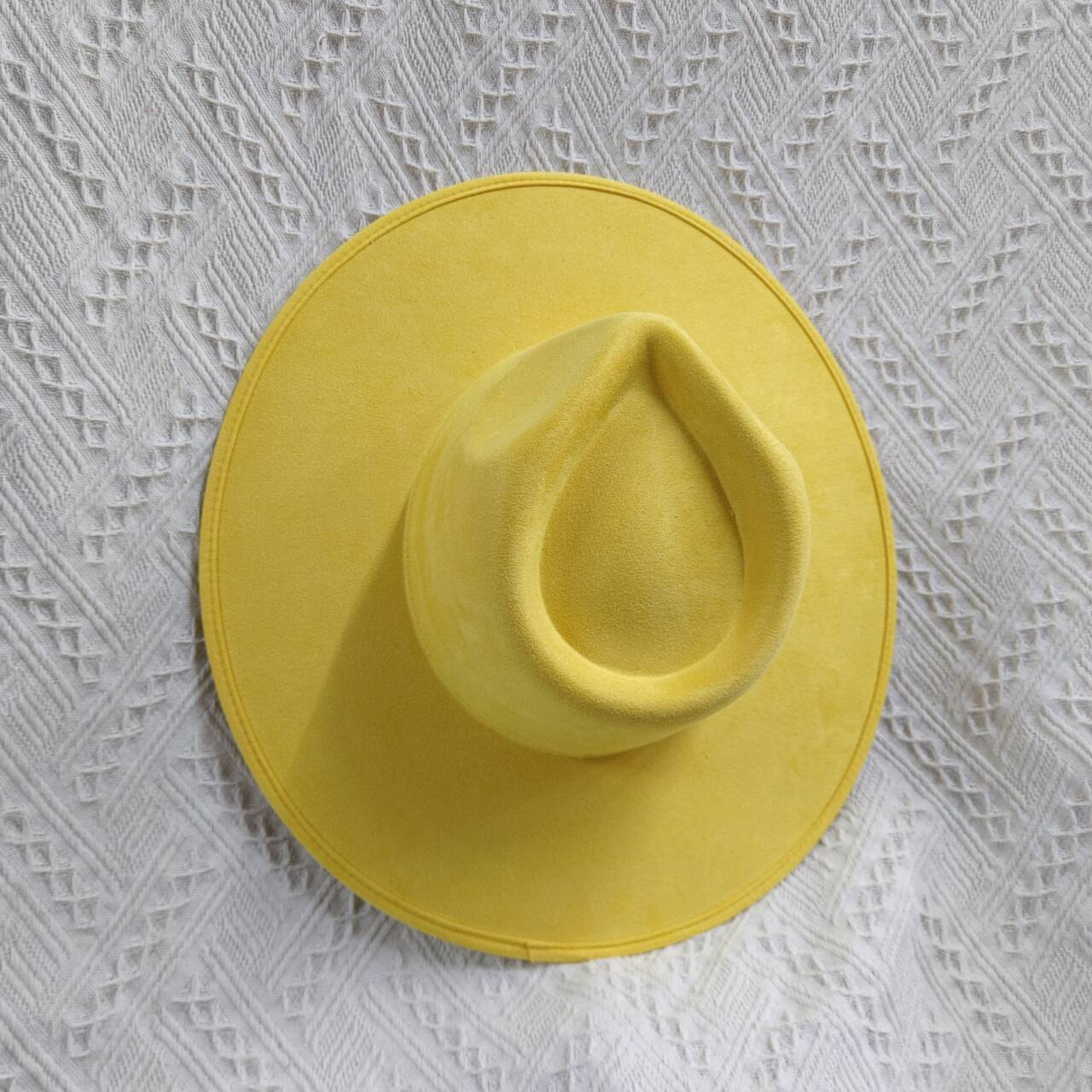 Europäische US Neue 9,5 cm Große Krempe Wildleder Zylinder für Frauen Männer Pfirsich Herz Top Jazz Fedora Hüte für Party Hochzeit Filz Kappe