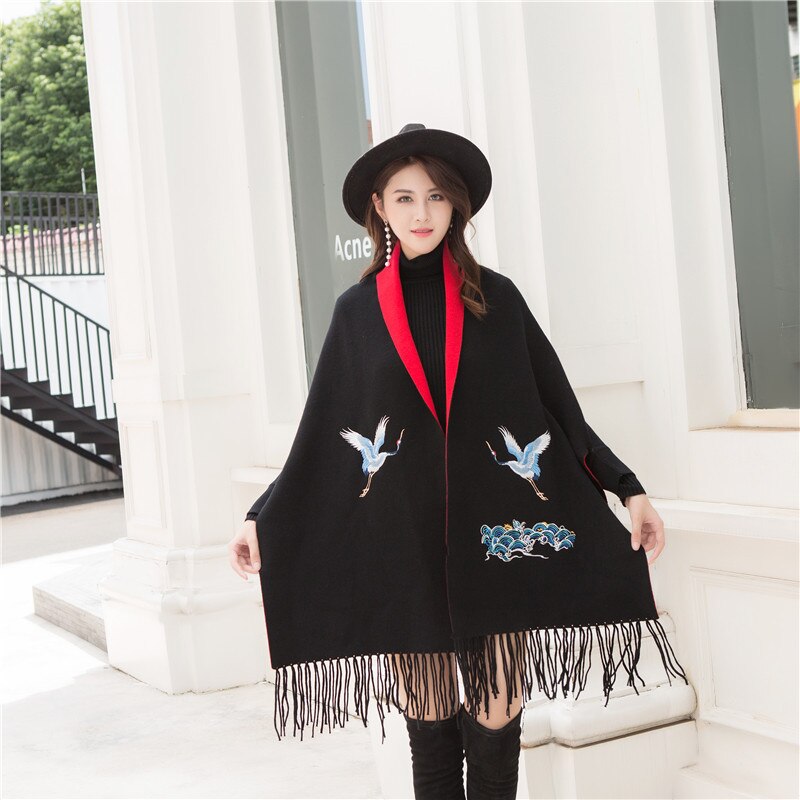 Dames sjaal borduren rode kraanvogel warme kwastjes poncho met mouwen wintersjaal cape voor dames dikke mantel: Zwart