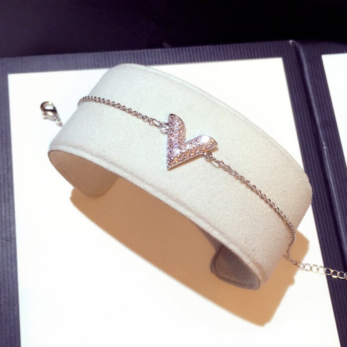 Romantic CZ Zircon V Letter Bracelets Women Dazzling Gold Silver Color Charm Bracelet Geometric Triangle Bangles: Silver color