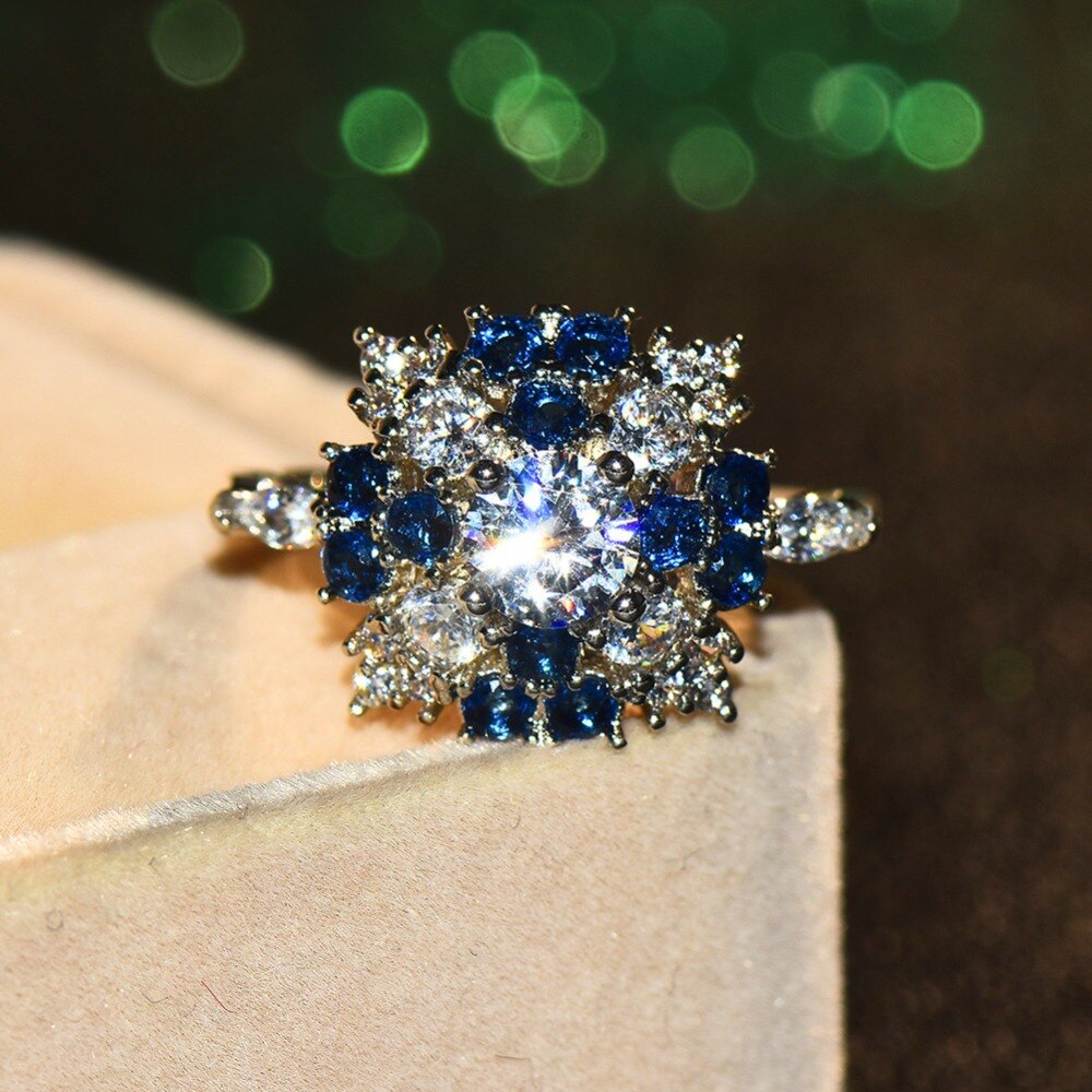 Niedliche Weibliche Große Kristall Blau Stein Ring Luxus Silber Farbe Engagement Ring Vintage Hochzeit Ringe Für Frauen Neue Jahr
