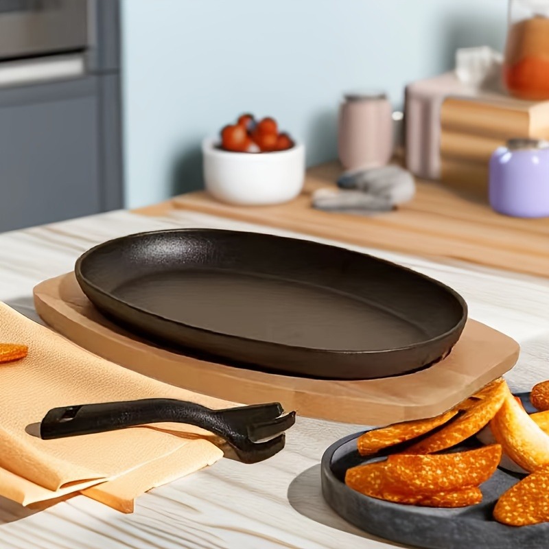 A three in one cast iron baking tray Iron plate cast iron oval steak pan Home gas barbecue, grilled fish dish