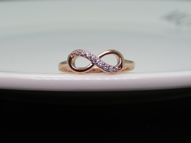 Prachtige Rose Goud Kleur Infinity Liefde Ringen Witte Cz Zirkoon Vrouwen Ringen Engagement Wedding Ring Anniversary Sieraden