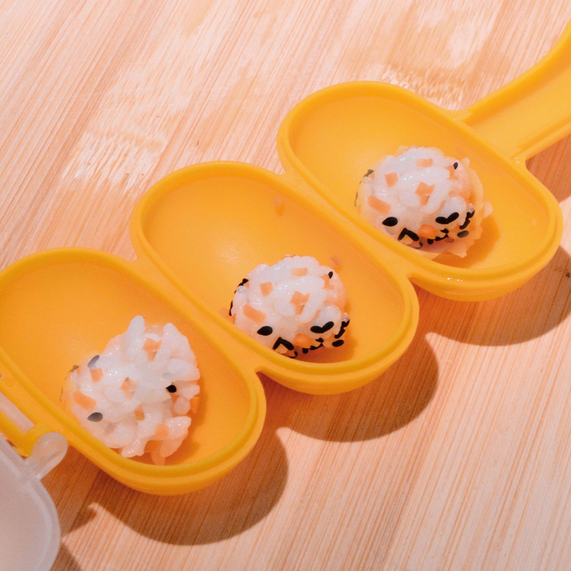 The Hokey Pokey Rice Roll Mold 3 Lianqiu Shake Children DIY Cooking Food Supplement Tool