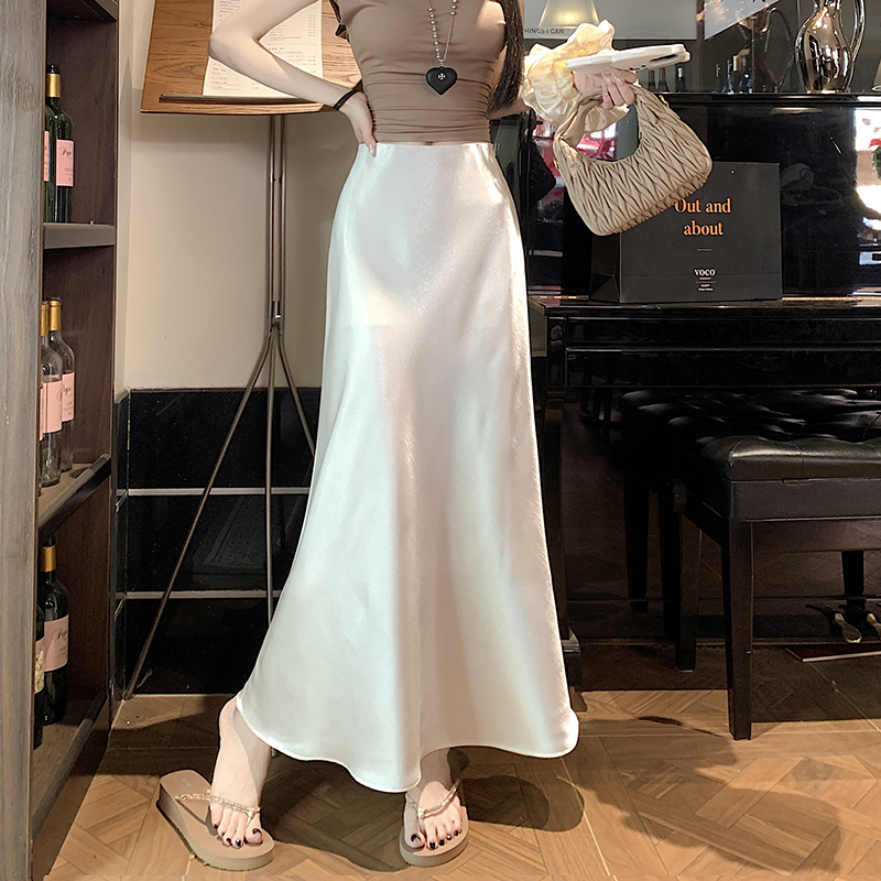 Midaxi-kjol i satin för kvinnor, böljande sjöjungfrukjol med trumpetkant, hög midja och a-linjeformad passform, vårsommar och höstkjolar: S / Aprikos