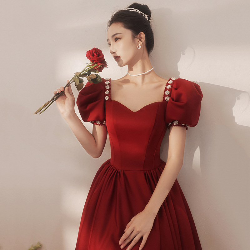 vestido de de noche de satén burdeos, vestido de banquete sin espalda, exquisito vestido de novia, ropa de tostado