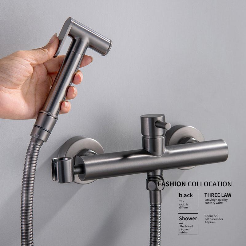 Grifo de bidé de latón montado en la pared, rociador de ducha de mano, mezclador de agua fría y para baño, accesorios de baño chapados en bidé