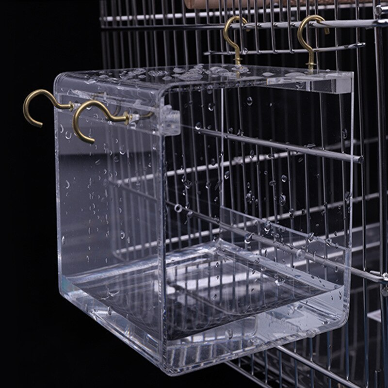 1pc plastic vogelwaterbadbox papegaaienkooi badkuip papegaai voor huisdier kooi hangende kom parkiet vogelbad douche staande box bak: Ik