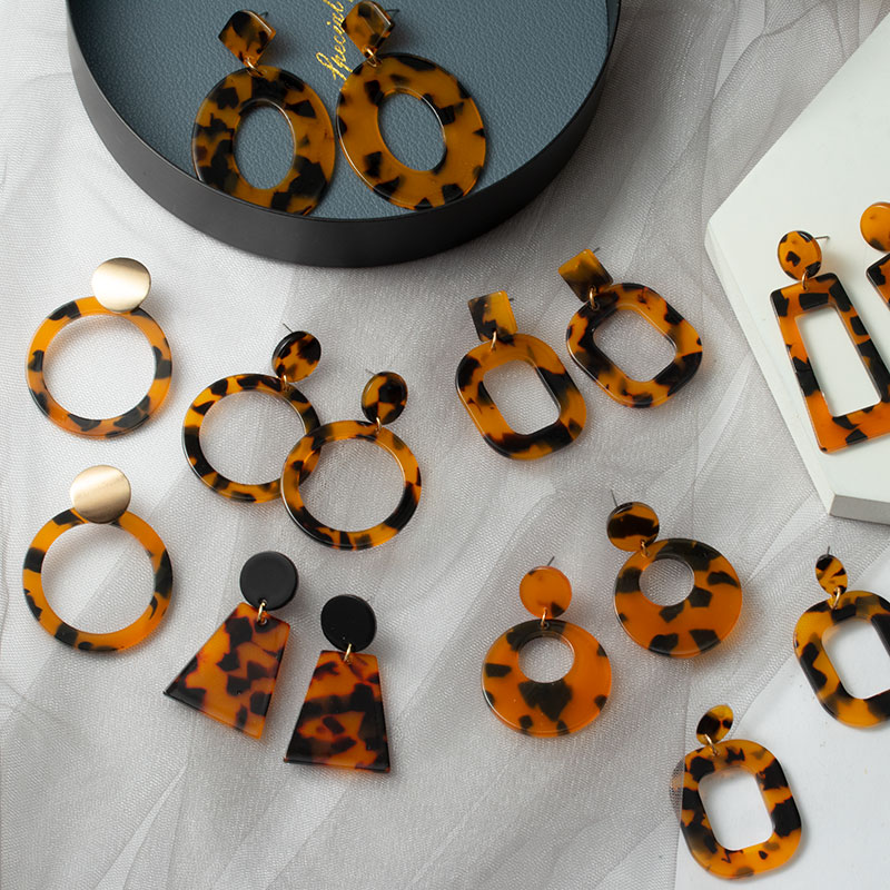 Pendientes llamativos coreanos para mujer, aretes con colgantes geométricos acrílicos marrones, aretes dorados, joyería