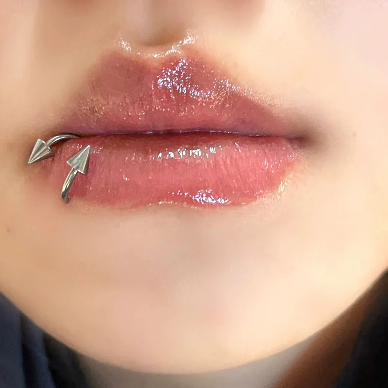 Rustfritt stål nesering piercing hestesko spike septum piercing leppe tragus helix piercing kroppspiercing ring hip hop "s": Lysegult gullfarge