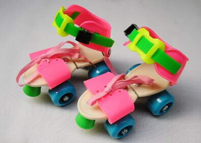 Børn dobbelt række skøjter rulleskøjter dobbelt række 4 hjul skøjteløb sko justerbar størrelse glidende slalom inline skøjter børn: Lyserød med blå