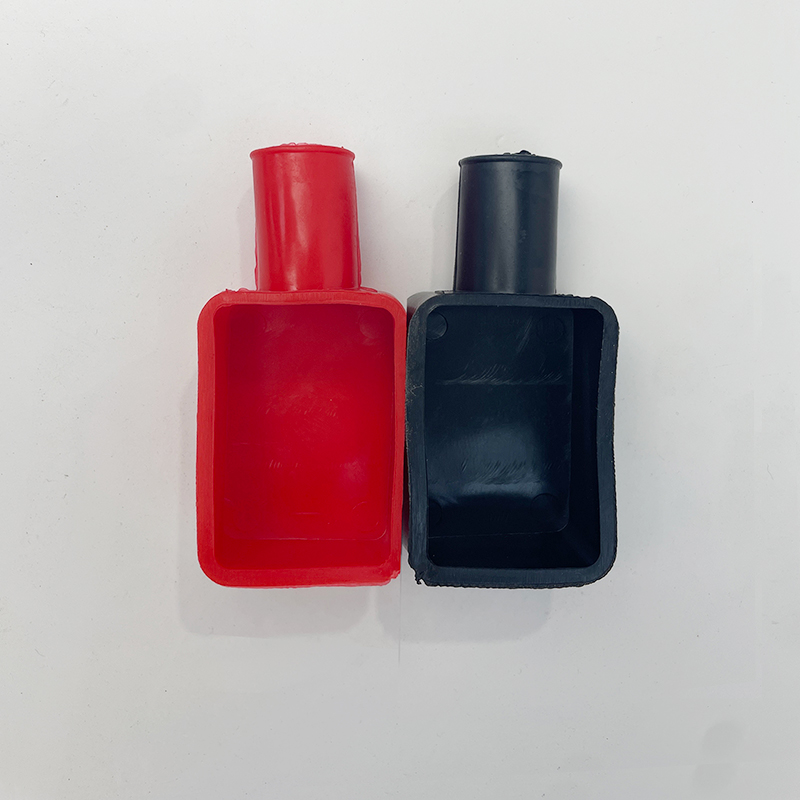 Battery Isolation Terminal Cover Dustproof Protective Rubber Flexible Car Battery Pole Positive And Negative Protection Cover: 18A