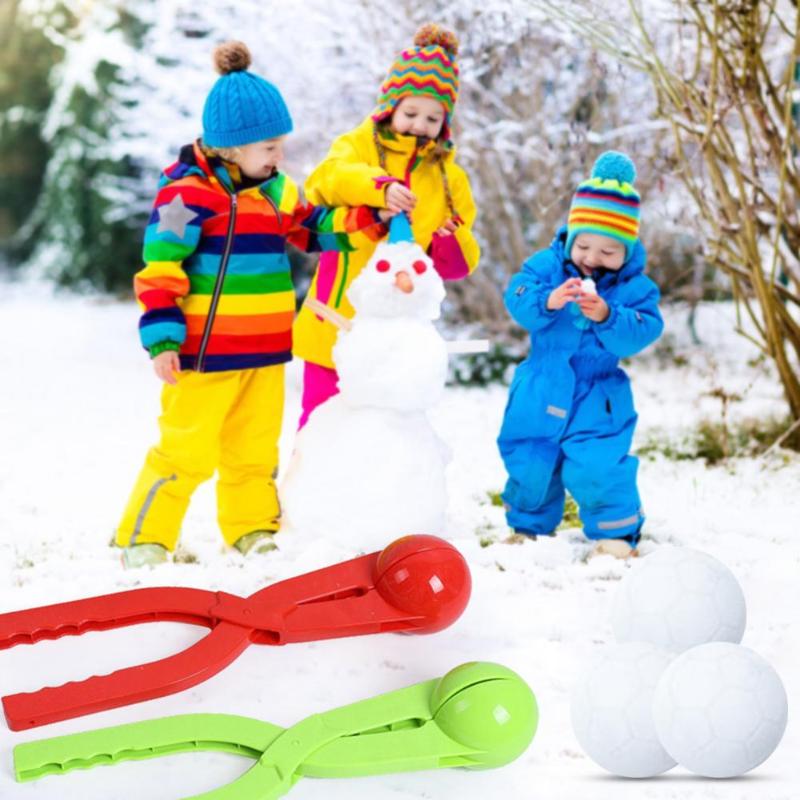 Draagbare Sneeuwbal Maker Clip Cartoon Voetbal Fun Sneeuw Bal Maken Mold Strand Speelgoed Kleur Willekeurige Grote Maat