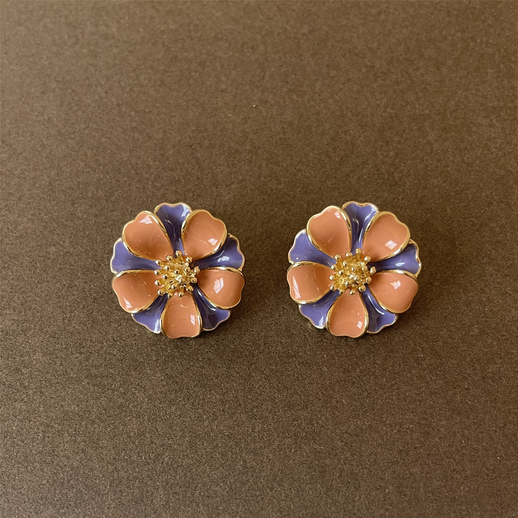 HUANZHI-pendientes esmaltados geométricos Vintage para mujer, aretes de flor de perla francesa, tachuelas de esmalte colorido, joyería para mujer, de: 2
