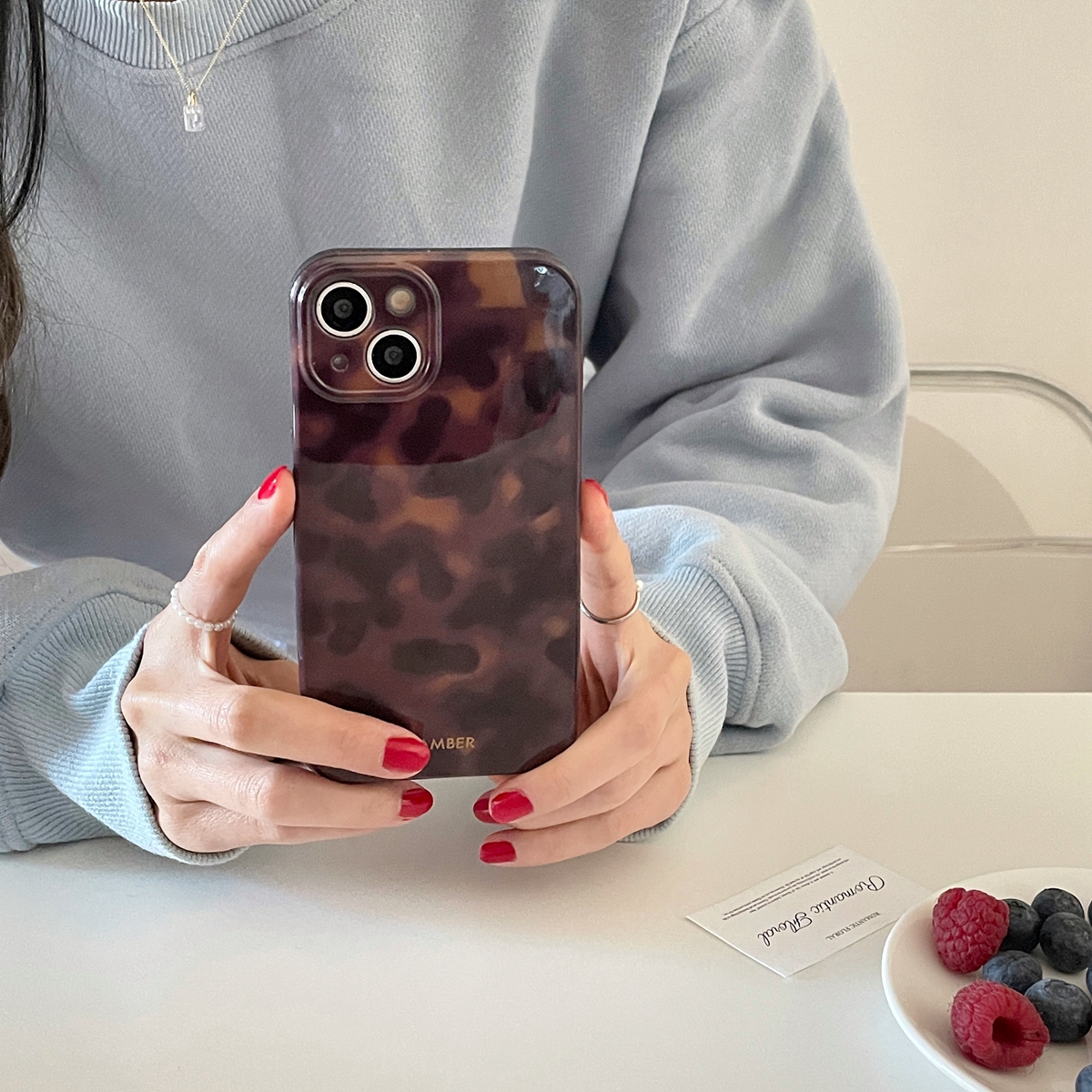 Classic Stylish Amber Color Lamber Pattern Glossy Phone Cover Case for iPhone 16 15 14 13 12 11 Pro Max Plus