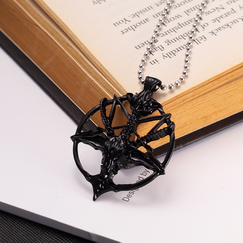 Skull sheep head victim round pendant necklace men retro punk hip hop accessories banquet jewelry bars