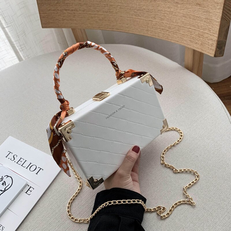 Shoulder xie kua bao Minimalist Square Box Package High-Grade Western Style Handbags: Creamy-white