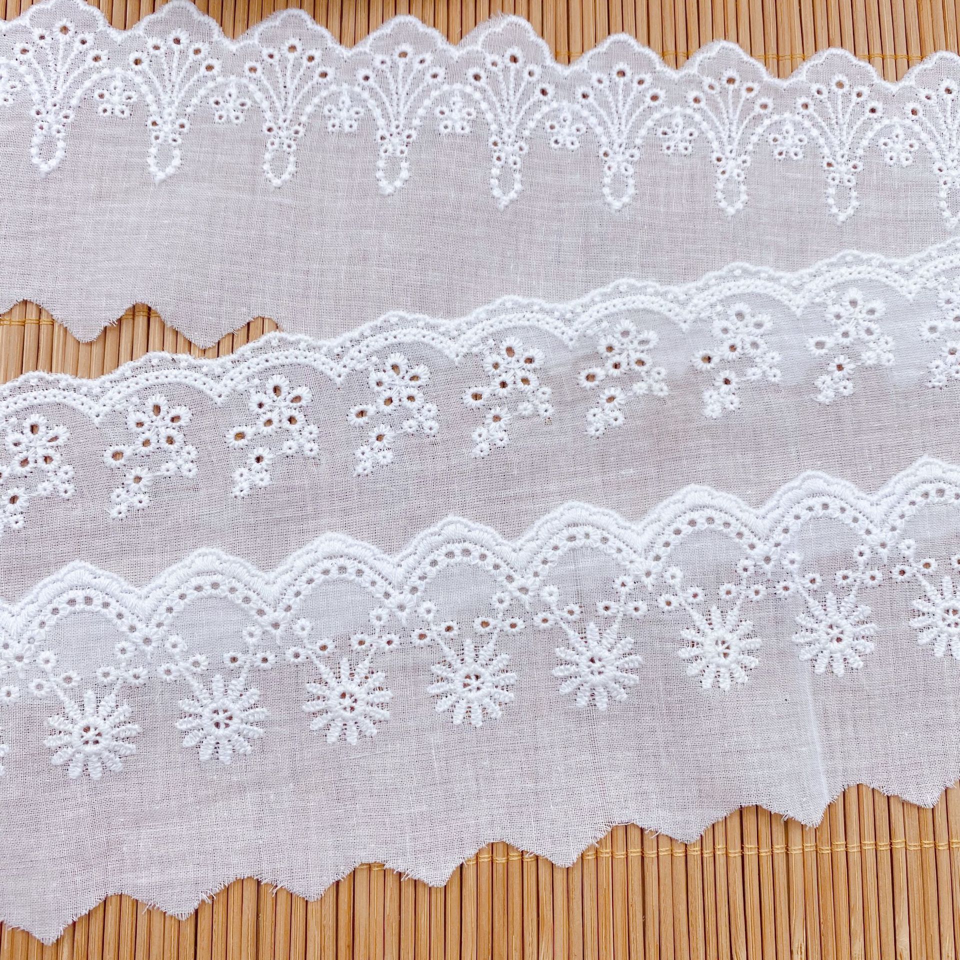 Cinta de encaje de guipur para costura de ropa, Material de encaje hecho a mano, bordado de flores, color blanco y Beige, 5 años