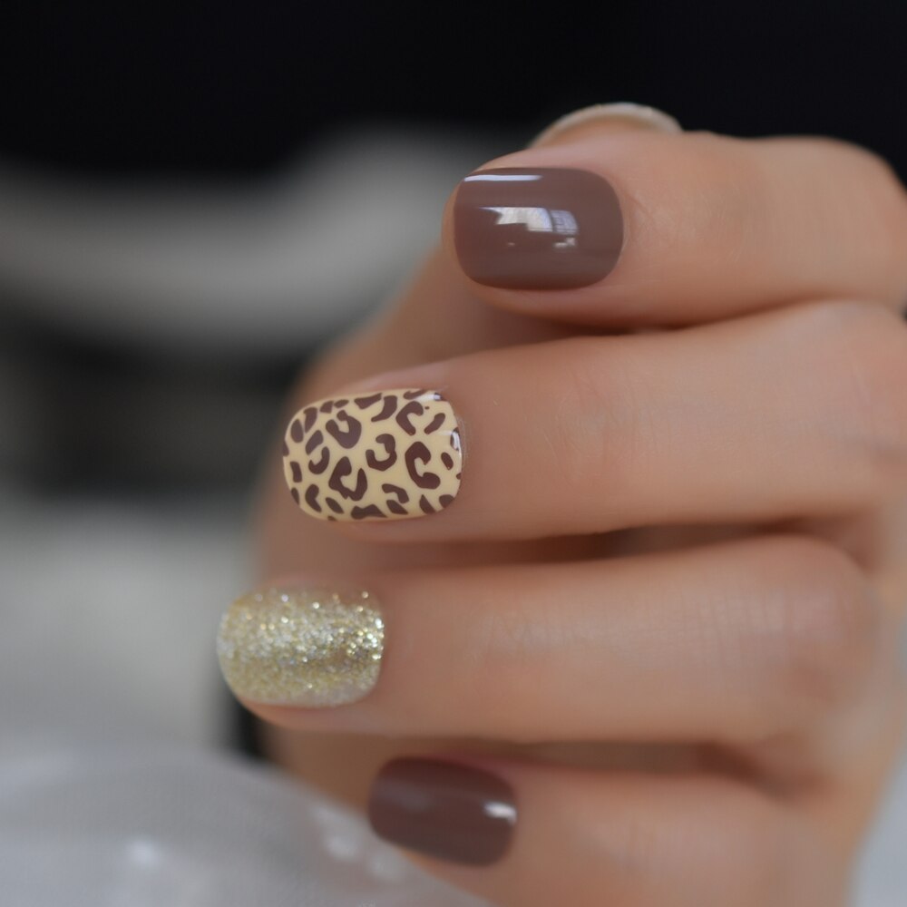 Sexet leopardprint brun abs nail art korte runde kunstige negle mousserende mønster falske negle 24 stk