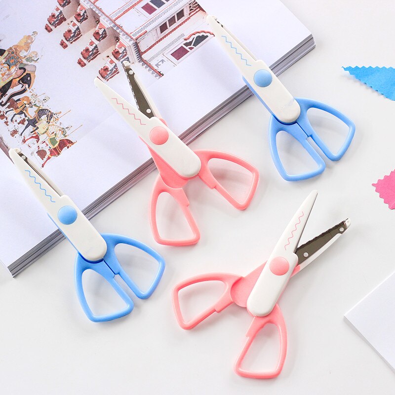 2Pcs Laciness Schaar Metalen En Plastic Diy Foto Snijder Papier Scrapbooking Kant Gekarteld Wave Kant Craft Briefpapier Schaar