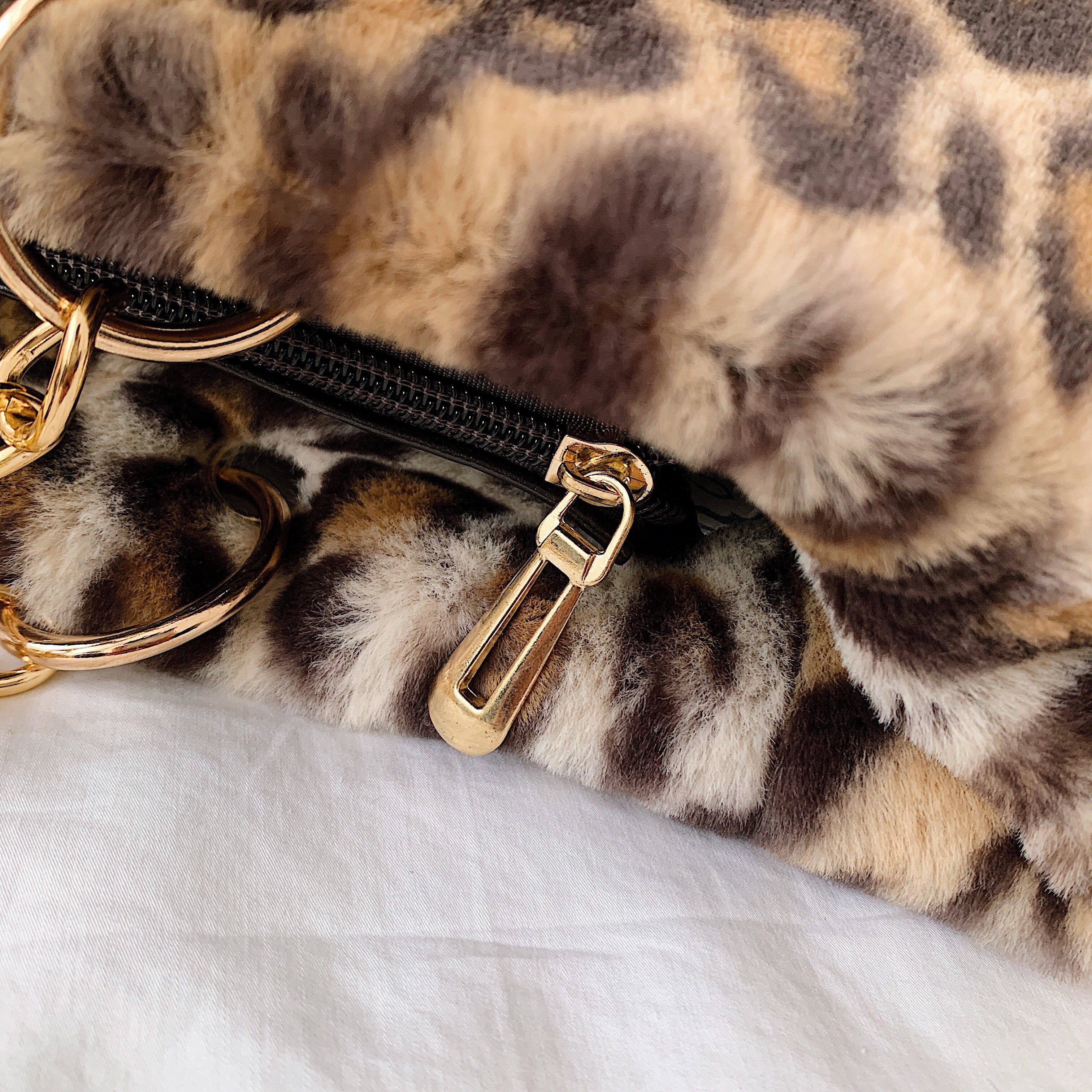 Imitatiebont grote capaciteit luipaard crossbody tas dames winter pluche schoudertas dames warme handtas meisje kerst