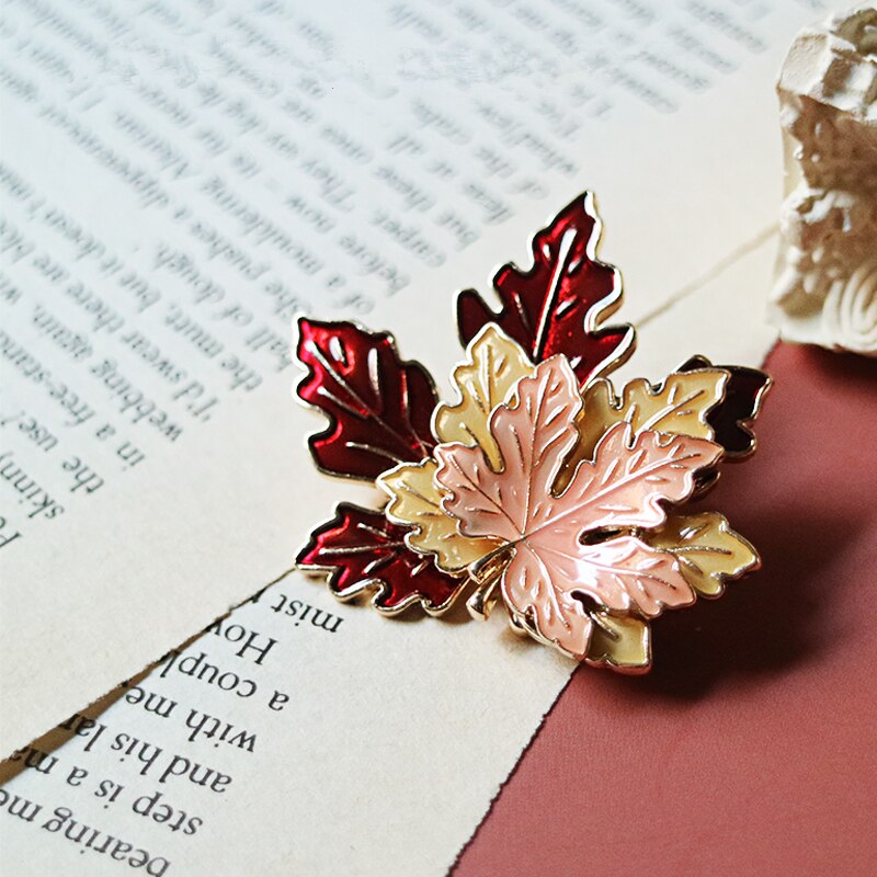 Huanzhi Emaille Maple Leaf Vorm Overdreven Vintage Metalen Broche Jas Accessoires Kleurrijke Sieraden Voor Vrouwen