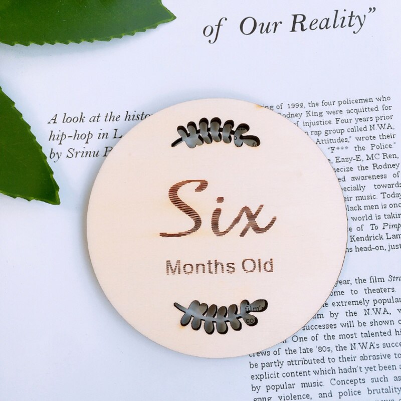 Household Baby Monthly Milestone Wooden Cards Baby Photography Props Home Milestone Card(Leaf Pattern,English Twelve): B6