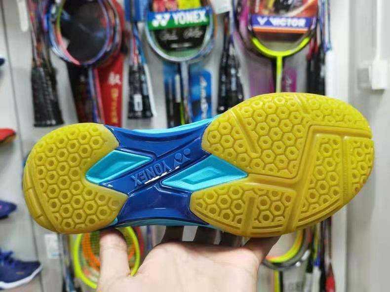 Badminton shoes model woman and man same model have stock
