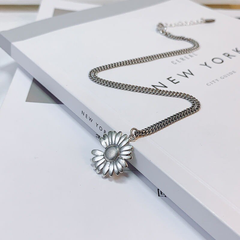 Ketting Vrouwen Chrysant Kettingen Vrouw Ketting Hanger Eenvoudige Sieraden Unisex Zilver Kleur Trendy Zoete Zinklegering Naszyjnik