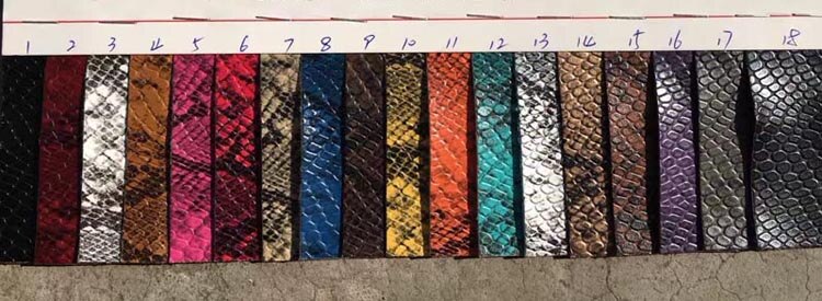 Leatheroid syntetisk pu imitera python ormskinn lädertyg råmaterial  y004