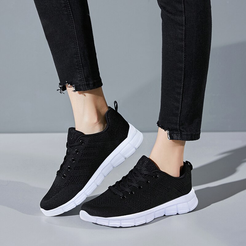 Tenis femeninos antideslizantes para mujer, zapatillas de Tenis suaves y cómodas para exteriores, calzado deportivo de mujer, calzado deportivo de Fitness estable, color negro, novedad de verano de