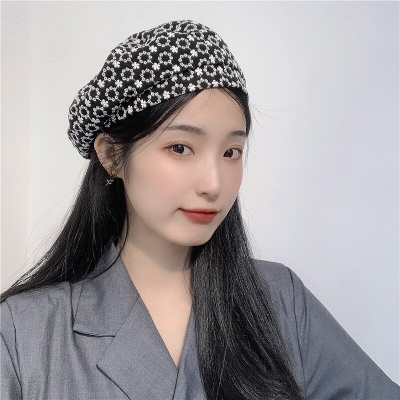 Geborduurde Baret Dames Leuke Mooie Bloem Patroon Hoed Zomer Herfst Dunne Mini Schilder Casual Hoeden Vrouwelijke Celebrity Stijl